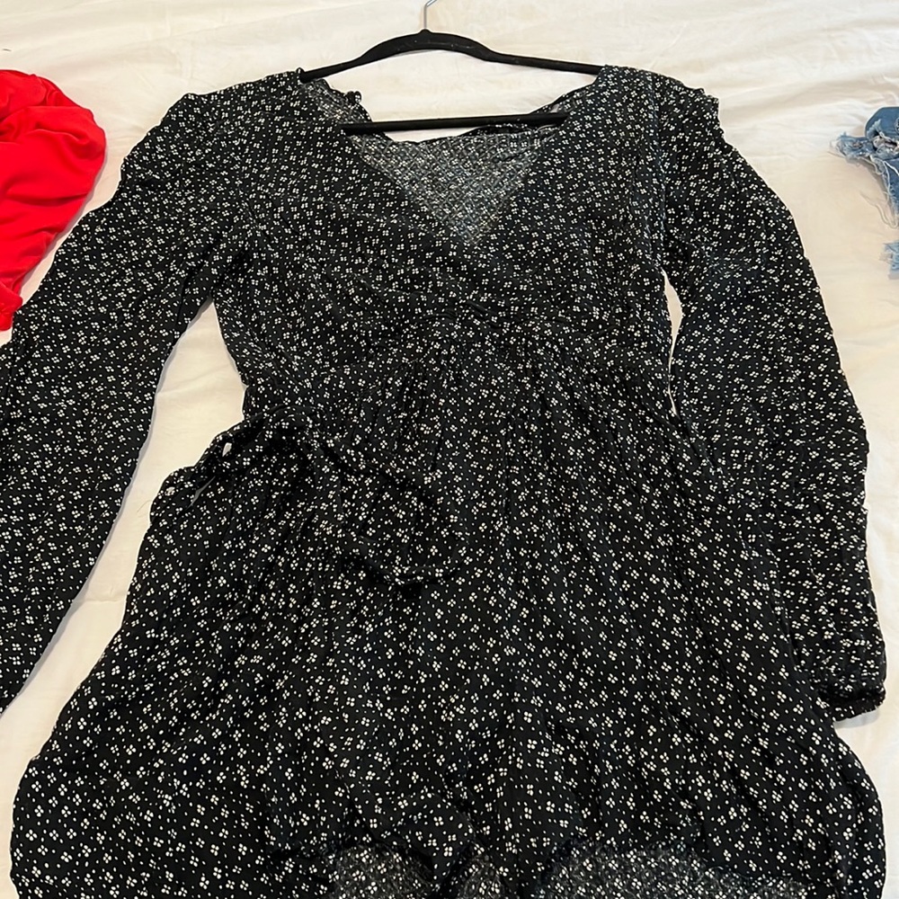 URBAN OUTFITTERS BLACK FLORAL ROMPER